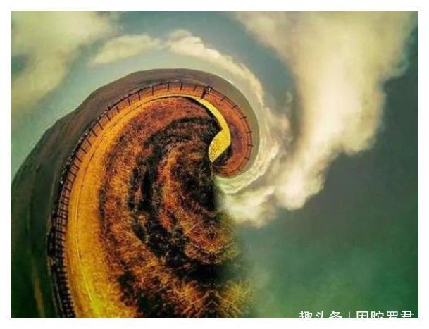 梦境的双面镜，梦见大小两个空棺材的深层解析