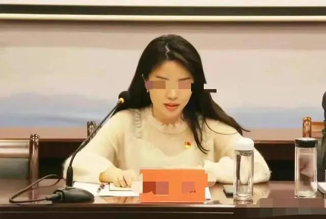 需要营养的警花，婚房里的局长，成都潮水姐，把信仰抛进了阴沟