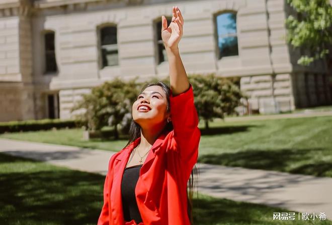梦境解析，梦见婆婆身着黑衣的深层含义与心理暗示