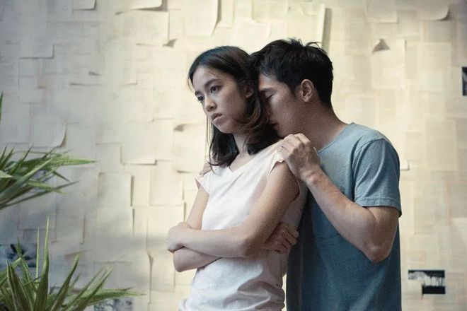 梦见前男友和他姐姐来看自己，情感纠葛与内心渴望的交织