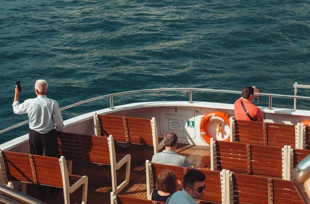 昨晚梦到棺材和屎还有大海，探索梦境中的深层含义与心理启示