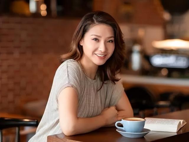 前女友说昨天梦到你了，梦境与现实交织的微妙情感解析