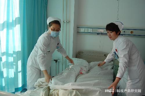 梦见去医院看病，梦境背后的深层含义与心理解析