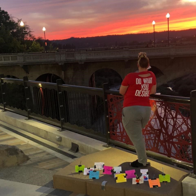 劝解轻生人的话为了劝阻轻生者，日本自杀森林挂满飞机杯插图17