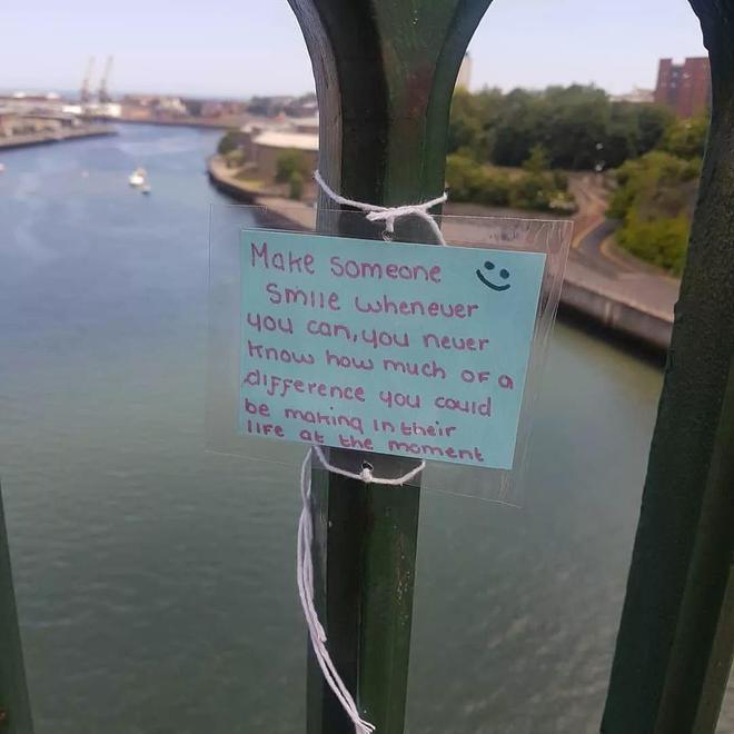 劝解轻生人的话为了劝阻轻生者，日本自杀森林挂满飞机杯插图13