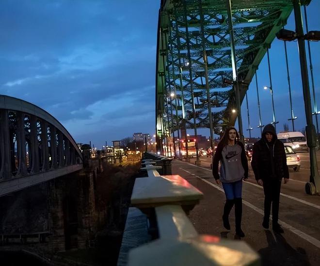 劝解轻生人的话为了劝阻轻生者，日本自杀森林挂满飞机杯插图14