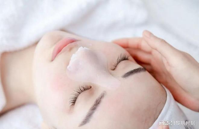 梦见自己门牙掉了一颗，象征与预感的深层解读