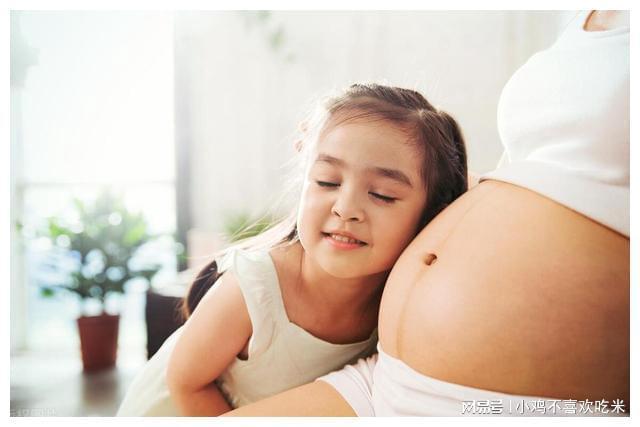 孕妇梦见自己生女儿很丑，梦境背后的深层含义与解读