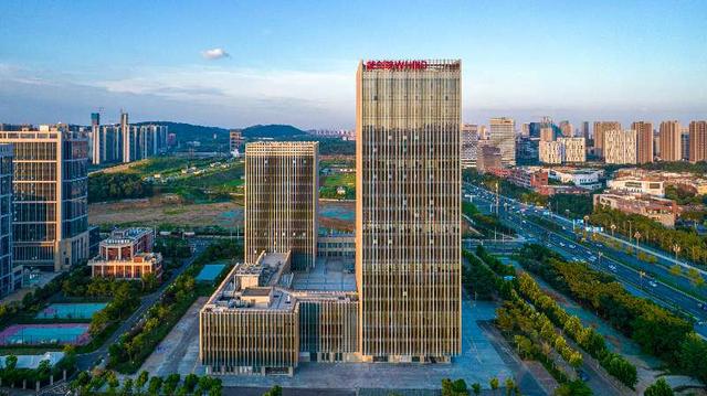 光谷为新：解码光谷35年蝶变密码，从“一束光”到“世界光谷”