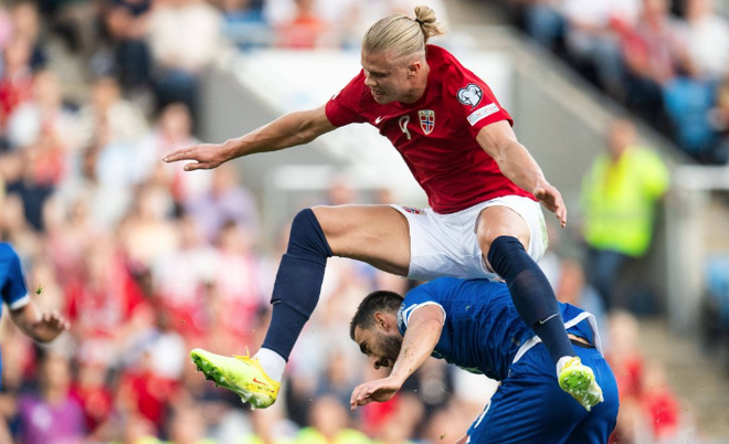 图片[7]-哈兰德4分钟双响！完美1年收官：3冠3金靴56球，甩开姆巴佩-千博