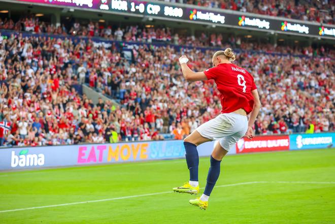 图片[5]-哈兰德4分钟双响！完美1年收官：3冠3金靴56球，甩开姆巴佩-千博