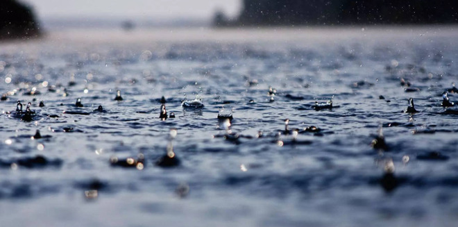 梦见下大雨涨大水，探索梦境背后的深层含义与心理解析