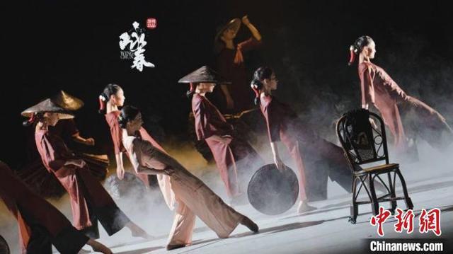 梦回教室，与童真共舞的成人世界——解析我与她的梦幻奇遇
