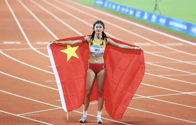 吴艳妮：纹身皇冠是向往金牌，带妆是尊重赛场，诋毁我皆源于嫉妒