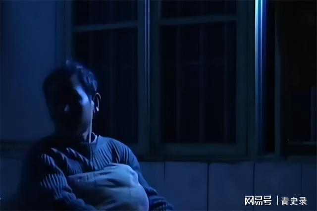 梦境的交集，解析梦见邻居家男人睡在一个孤妇床上的深层含义