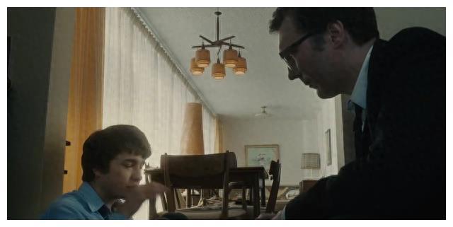 梦见和不熟悉的人接吻，探索梦境背后的深层含义