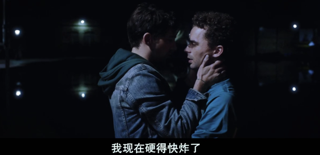 梦见和前男友接吻，旧情复燃的预兆，还是内心的渴望？