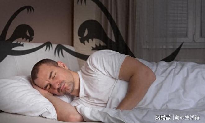 梦境解析，昨天晚上梦到掉了两颗牙还流血了怎么回事？