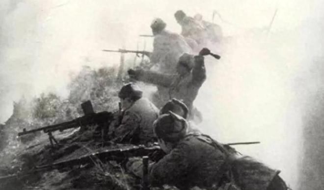 梦境迷雾，大炮轰炸下的逃亡与亲情的寻觅——佛滔居士解梦探析