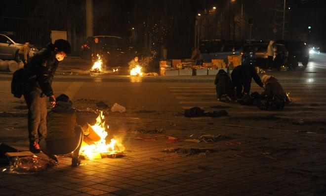 梦见死去的人第二天需要烧纸吗？解读梦境与传统文化中的信仰交织