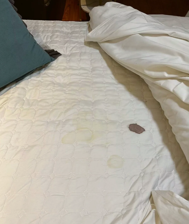 梦见被子上沾满了泥土，深层心理暗示与解析