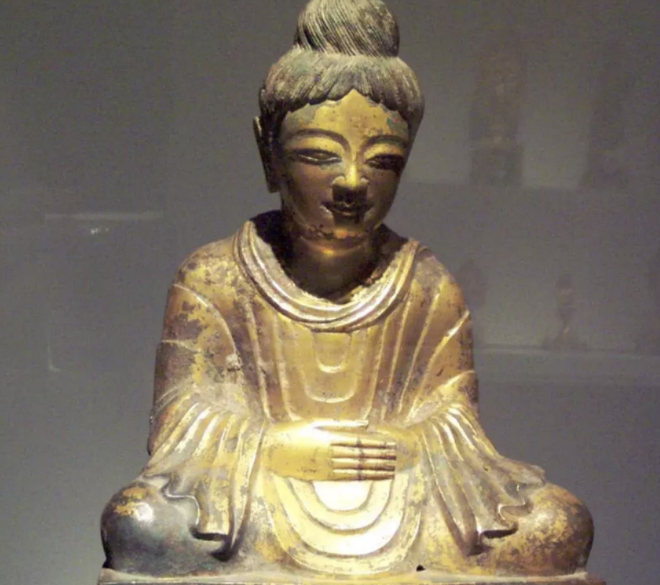 梦见自己在佛前穿鞋，赶紧拜了几下——探寻梦境背后的深意