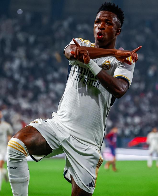 图片[10]-豪门对决夜：曼联2-2热刺6轮1胜 皇马4-1巴萨夺冠 罗马1-3米兰-千博