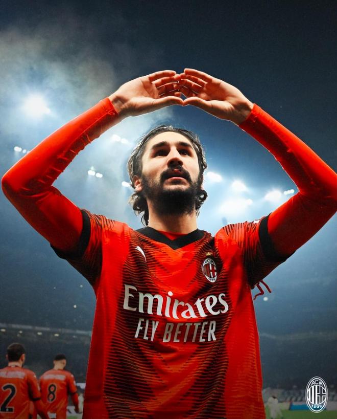 图片[16]-豪门对决夜：曼联2-2热刺6轮1胜 皇马4-1巴萨夺冠 罗马1-3米兰-千博