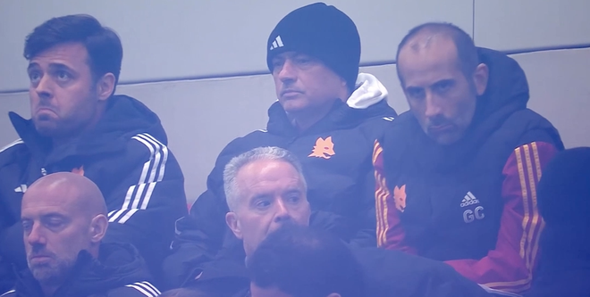 图片[15]-豪门对决夜：曼联2-2热刺6轮1胜 皇马4-1巴萨夺冠 罗马1-3米兰-千博