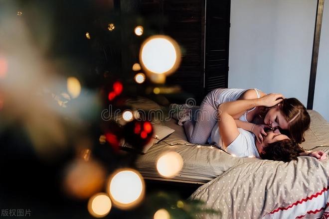 梦境中的甜蜜拥抱，解析为何梦见与男孩亲密互动