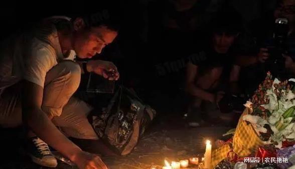 梦回彼岸，解读梦见死去亲人用土纸砸我的深层含义