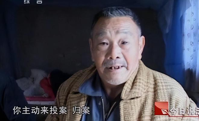 “玩你老婆是看得起你”，兄弟強(qiáng)奸嫂子被殺，逃亡17年成致富明星