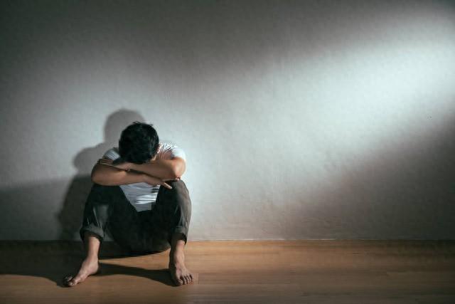 我经常在梦里梦到一个人，梦境背后的深层含义与心理解析