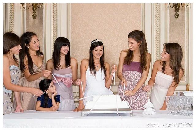 梦见过世的奶奶让四娘说要搂我一天，重温旧梦，探寻心灵深处的温暖