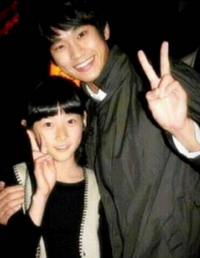 金秀賢疑戀情曝光？金賽綸曬與他貼臉照秒刪，小他12歲因酒駕封殺