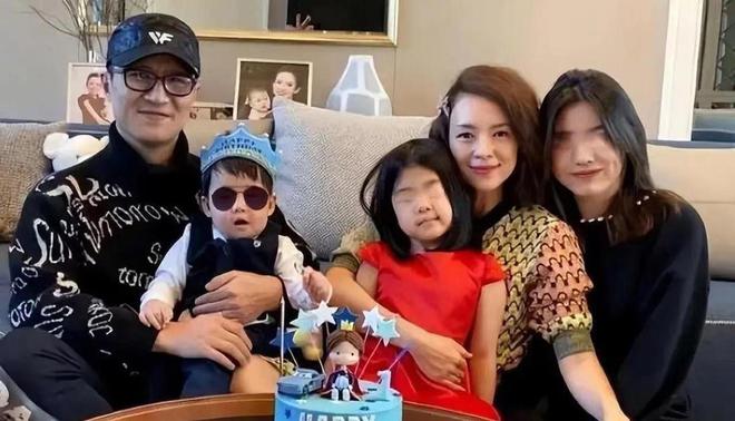 章子怡汪峰被港媒爆料，疑似將宣布復(fù)婚，章子怡在社交平臺秀恩愛