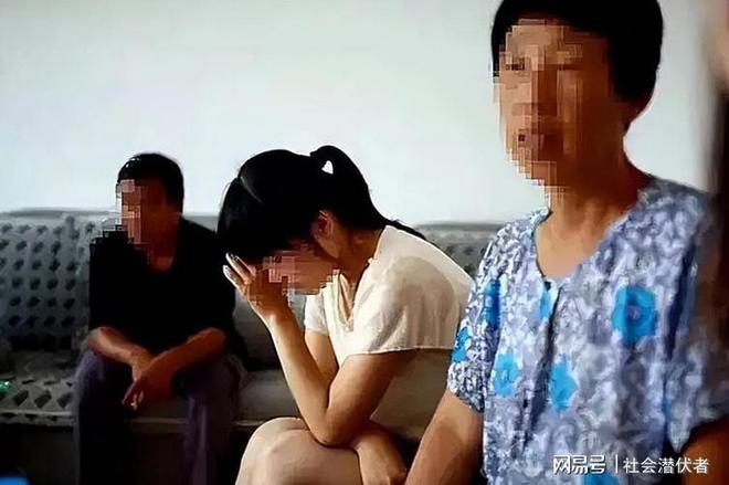 梦境中的温暖回归，与过世多年的奶奶重逢