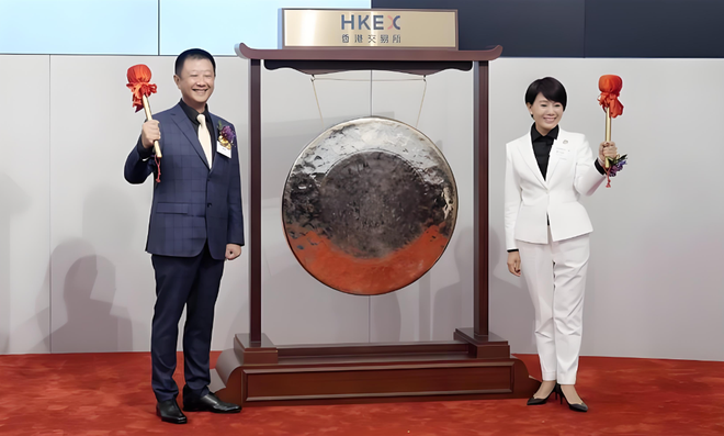 中國最牛服務員：從月薪百元，到身家百億