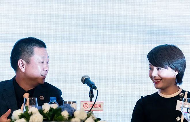中國最牛服務員：從月薪百元，到身家百億