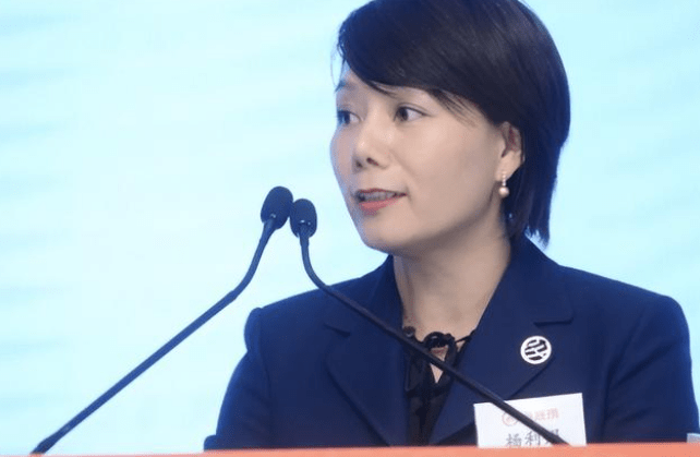 中國最牛服務員：從月薪百元，到身家百億