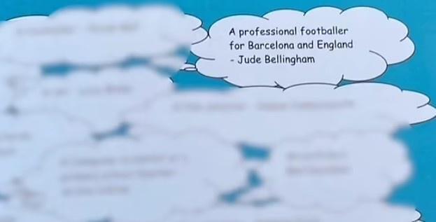 梦回往昔，与旧日同学共舞的恋曲——解析梦见自己以前的同学成了男朋友，却遭人争夺的梦境