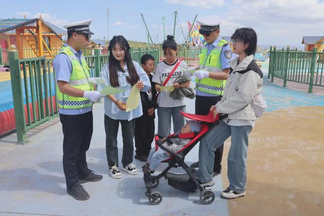 【“平安之夏”攻堅(jiān)行動(dòng)】天水公安交警進(jìn)景區(qū) 守好旅游安全線(xiàn)