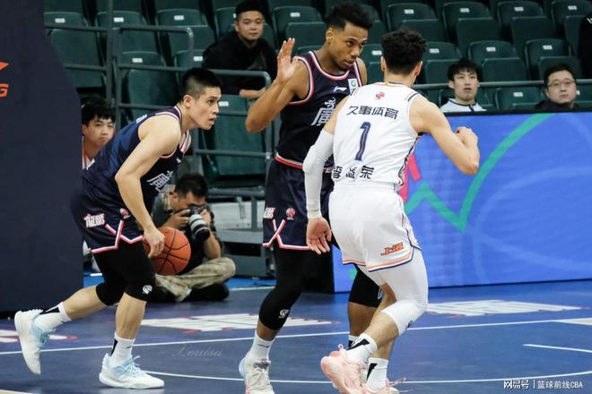 开云电竞拆家了！曝广州男篮将陈盈骏摆上货架京城双雄又迎来补强良机(图1)