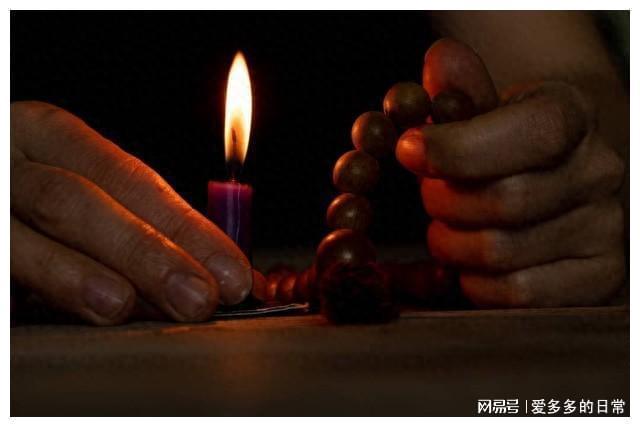 梦回往昔，故人托梦求烧香，一场关于思念与超度的解梦之旅