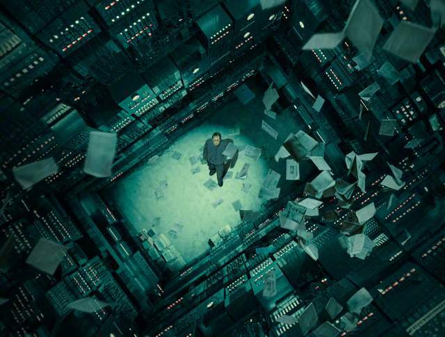 梦境高空惊魂，探索为何人在梦中身处高空时会猛然惊醒