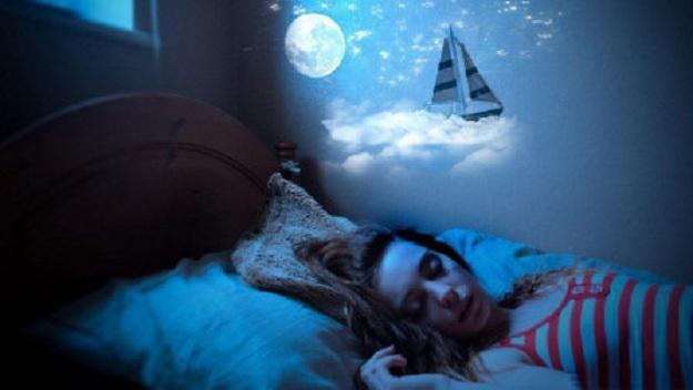 梦的解析，当两颗牙在梦中掉落并碎成渣渣——深度探索梦境背后的心理意义