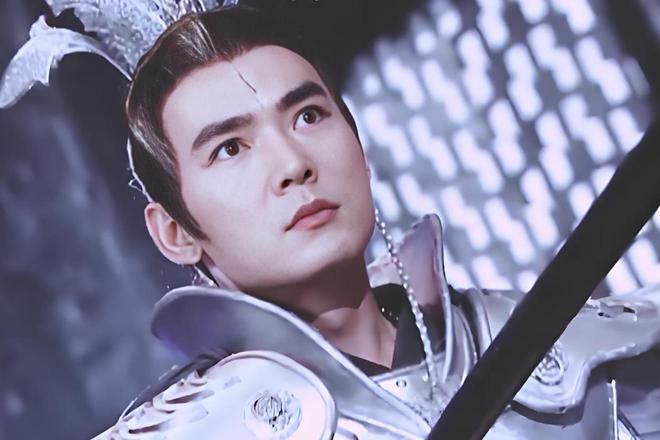 宝莲灯中沉香劈山救母，杨戬与小玉关系揭秘