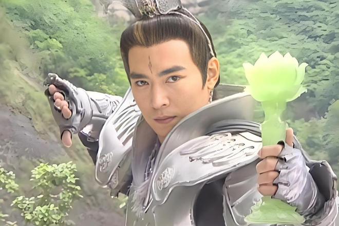 宝莲灯中沉香劈山救母，杨戬与小玉关系揭秘