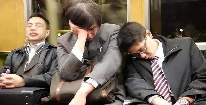 泡沫破裂后的十年，日本人是怎么過來的？如今的我們?nèi)绾螒獙D(zhuǎn)折