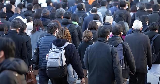 泡沫破裂后的十年，日本人是怎么過來的？如今的我們?nèi)绾螒獙D(zhuǎn)折